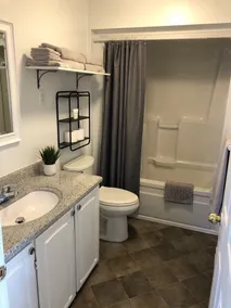 Cozy 2 bedroom water front cottage - Image 3