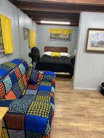 Cute cabin in the woods - Image 5