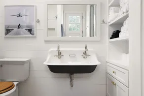  #1 VRBO in Austin HEATED POOL, central to 6th and Rainey - Image 5