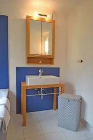Flat located near the Médran ski lifts. This 5 person flat is ideal for groups of friends or familie - Image 3