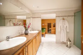 Exclusive holiday home for 8-10 people with sauna, barbecue area, 5 parking spaces - Image 5