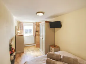 2 bedroom accommodation in Holyhead Mountain, near Trearddur Bay - Image 5