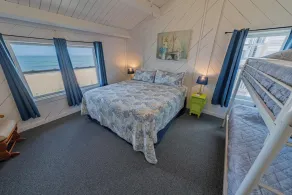 Oceanfront, 3 lit / 2 salles de bains, Animaux acceptés, Linge de lit fourni, WiFi, - Image 4