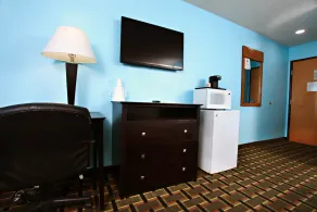 Sky Palace Inn & Suites Newton / 1 King-Bett, Nichtraucher - Image 2