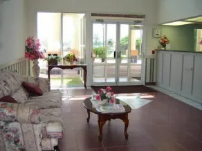 Regency Inn & Suites - Image 3