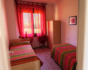 Laura's House, 50 meters from the lake and the beach - Image 5