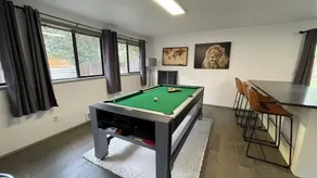Remodel Spacious Modern Retreat - Image 3