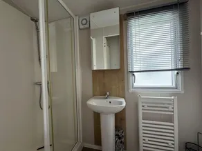 Beautiful 6 Berth Caravan With Decking In Norfolk Ref 89001Mv - Image 3
