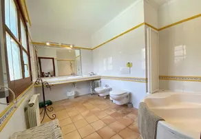 Wunderbare 4-Bett-Villa mit privatem Pool im Zentrum von Cala D'Or, 5 Minuten zu Fuß zum Strand - Image 2