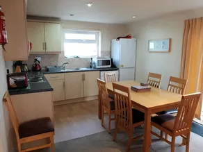 Excellent Location!! Free Parking, Wi-Fi. Contact me Direct For Best Deals!! - Image 5