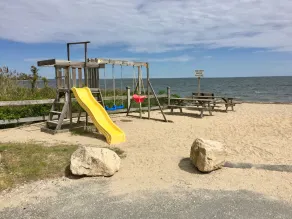 3 Bedroom Cottage just steps to Private Beach! Pet Friendly! - Image 2
