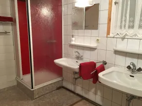Modern ausgestattete Hütte mit Schneegarantie in der Nähe großer Skigebiete - Image 5