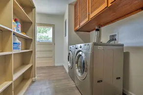 Renovated Open Floor Plan; Walk 2 Downtown & Shops - Image 2