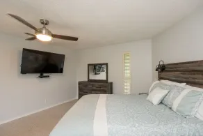 FREE Swim Hot Tub!! Nestled in the Trees on Cedar Creek Lake - Image 4