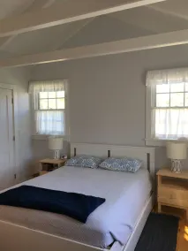 Cozy Quidnet Cottage - Image 4