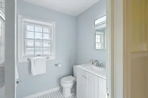 Home adjacent to Country Club, near Hospitals, Park, College and shopping. - Image 3