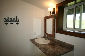 Rustic & Relaxing Chalet, Lots of Parking, Walk to Village. LCSTR20210000187 - Image 5