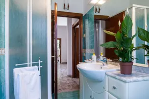 Apartment \"Villetta Dei Pini\" with Sea View, Private Garden & Wi-Fi - Image 3
