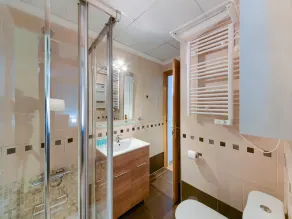 Central bright and cozy penthouse for 4 people - Image 3