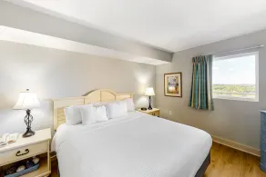 18th floor oceanfront condo w/ central AC, shared pool/hot tub, WiFi, balcony - Image 4