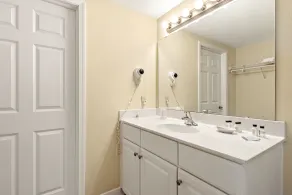Marblehead Suite at Kelley's Island Venture Resort - Image 4