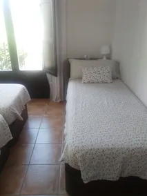 SCHÖNE WOHNUNG MIT POOL UND GYM - Image 2