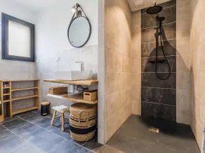 Casa rural renovada cerca de Nantes con patio privado y WiFi - Image 2