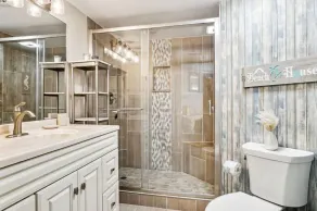 Nicely Decorated 2BR/2Bath Unit - 1 Block from the Beach - Image 3