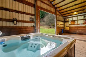 House near Lake w Beautiful Acres to Explore - Image 2