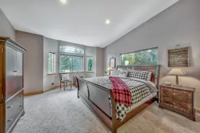Ruhiger Bergrückzug 4 BR 3 BA Neueres Zuhause mit Spa, Foosball, Poker Tbl, AC! - Image 4