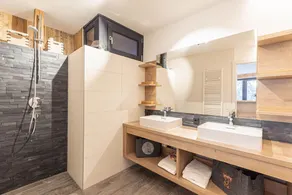 Superior Apartment with 3 bedroom - Image 3