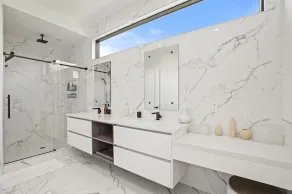 New Lavish 3BR Family Home Mar Vista Pet OK - Image 4