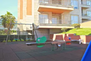 EXCLUSIVE APARTMENT IN SANXENXO, GARDEN AND SWIMMING POOL 100 M FROM SILGAR BEACH - Image 2