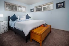 Bright and Delightful Renovation, Single Level, Fenced Backyard, 3 Blocks to MAX, 25 Min to Portland - Image 5