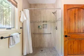 Maple Treehouse Cabin - Rustic Luxury Near Asheville - Image 2