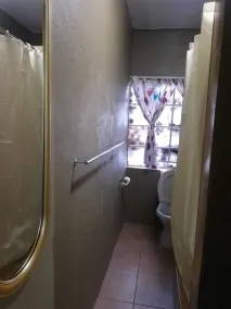 8 Soenie Avenue Self-Catering - Image 3