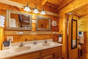 Creekside, Hot Tub, Fire Pit, Fireplace, Quiet, Easy Access - Image 3