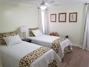 Newly Renovated 2bed/2bath New Kingston Apartment Very cozy and Convenient - Image 4