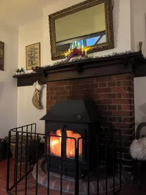 Remodelled historical cottage, super location, w/hottub - Image 2