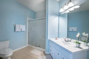 Luxe et confort attendent dans cette 4ème étage condo avec débrayage balcon. - Image 3