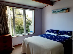 Beautiful rural house close to beach and amenities - Image 4