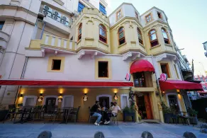 Squit Suits Hotel - Image 3