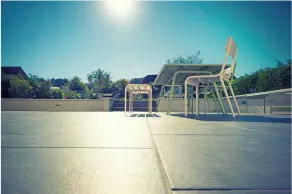 Modern family home with heated pool - Image 3