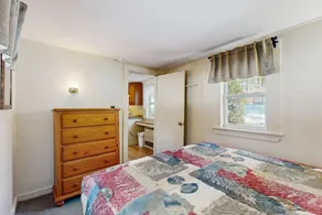 Cute Riverfront Cabin in Great Location w/ Shared Pool, Kitchenette, & Free WiFi - Image 4
