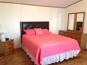 Plats! Plats! Plats!   Tyst vik men ändå nära till alla sjöaktiviteter! - Image 3