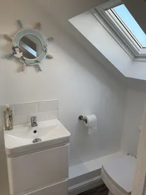 Stunning 3 bed 2 bath cottage yards from the beach sleeps 6-8  pet friendly - Image 4