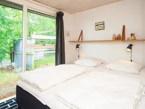 Quaint Holiday Home near Glesborg with Roofed Terrace - Image 5