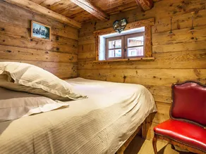 \"Charming 5 BR Apt, Fireplace, Village Center, Sleeps 10, WiFi\" - Image 4