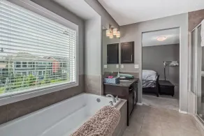 Spacious Family Getaway for 10 with Hot Tub, Lake, Gazebo, King Master - Image 3