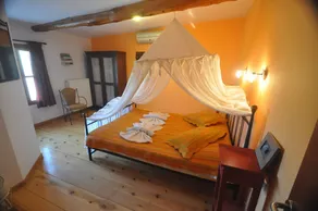 Ariana's villa- Guests call it \"a little paradise\" - Image 5